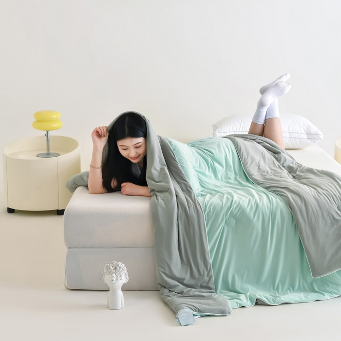 91家纺网 家纺一手货源 找家纺 圣尔雅2025新款A类高克重锦纶氨纶黑科技凉感夏被冰激凌空调被夏凉被 薄荷绿+灰