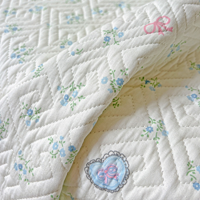 91家纺网 家纺一手货源 找家纺 羽爱家纺 2025新款A类双面全棉印花床盖套件 兔子乐园