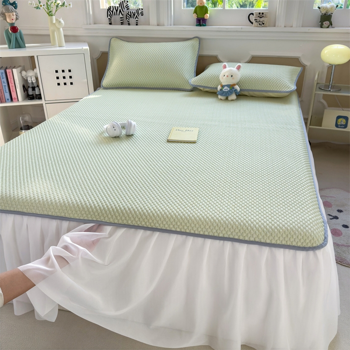 91家纺网 家纺一手货源 找家纺 丝幔家纺 2025新款A类冰豆豆花边款凉席床裙 抹茶绿