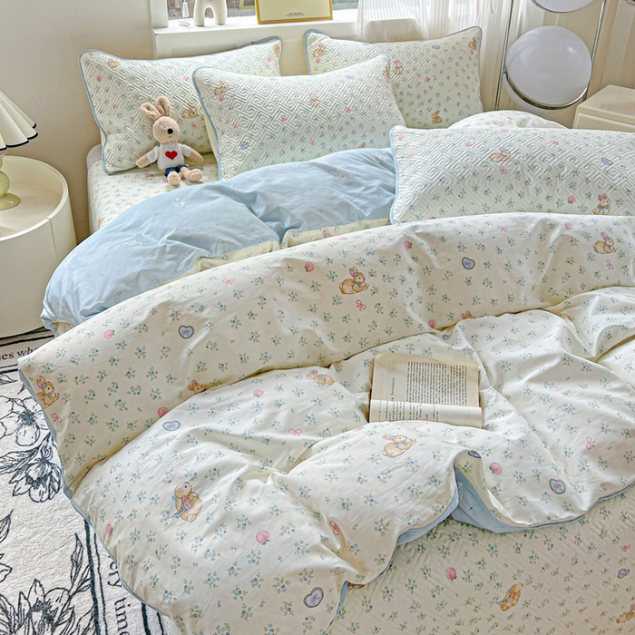 91家纺网 家纺一手货源 找家纺 羽爱家纺 2025新款A类双面全棉印花床盖套件 兔子乐园