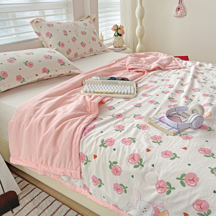 91家纺网 家纺一手货源 找家纺 富艺隆 2025新款水洗棉印花夏被 曼塔玫瑰