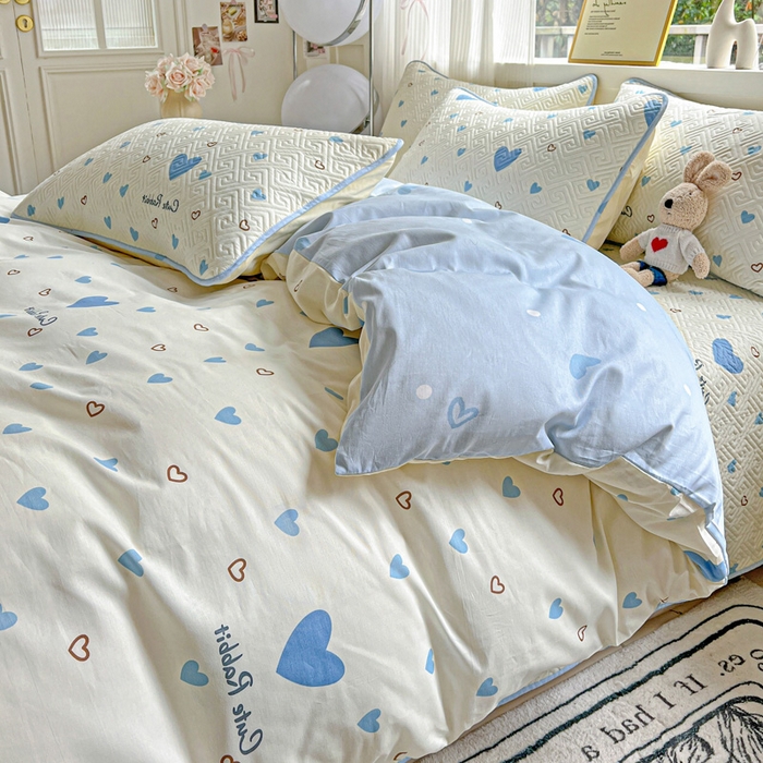 91家纺网 家纺一手货源 找家纺 羽爱家纺 2025新款A类双面全棉印花床盖套件 心相印