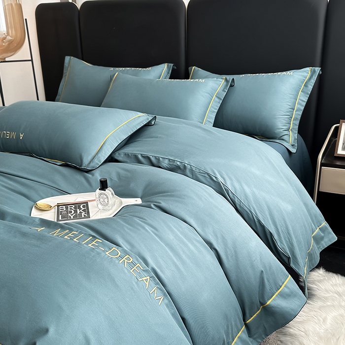 91家纺网 家纺一手货源 找家纺 宇彬家纺 2025新款直播热款13374全棉母婴级压线一字绣宽边枕套被套纯色滚边麻绳四件套贡缎新疆长绒 梦系列-摩卡绿