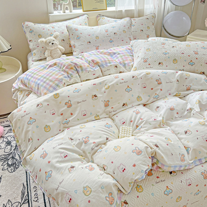 91家纺网 家纺一手货源 找家纺 羽爱家纺 2025新款A类双面全棉印花床盖套件 萌宠国度