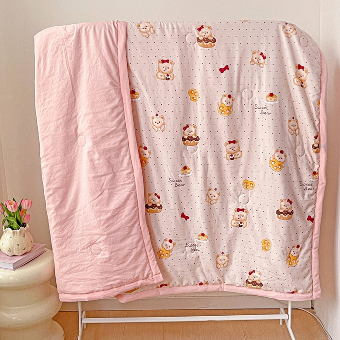 91家纺网 家纺一手货源 找家纺 富艺隆 2025新款水洗棉印花夏被 小熊甜饼