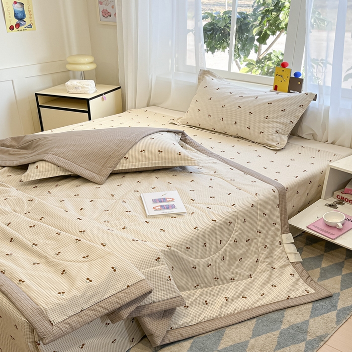 91家纺网 家纺一手货源 找家纺 菲梵家纺 2025春夏新品A类全棉喷气印花夏被 被子被芯 樱姿