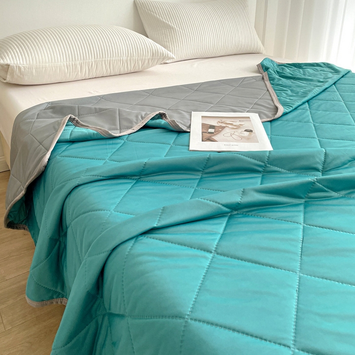 91家纺网 家纺一手货源 找家纺 富艺隆 2025新款纯色凉感丝夏被 浅墨绿