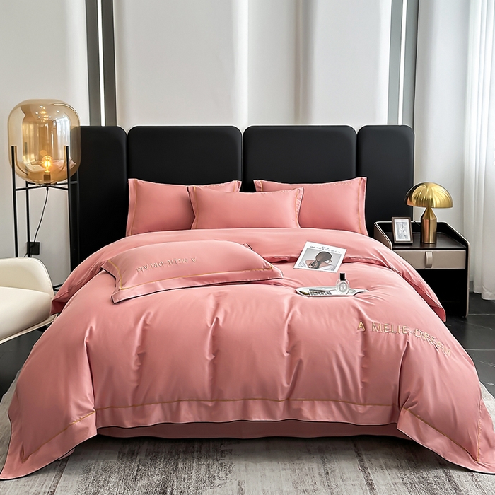 91家纺网 家纺一手货源 找家纺 宇彬家纺 2025新款直播热款13374全棉母婴级压线一字绣宽边枕套被套纯色滚边麻绳四件套贡缎新疆长绒 梦系列-奶油粉