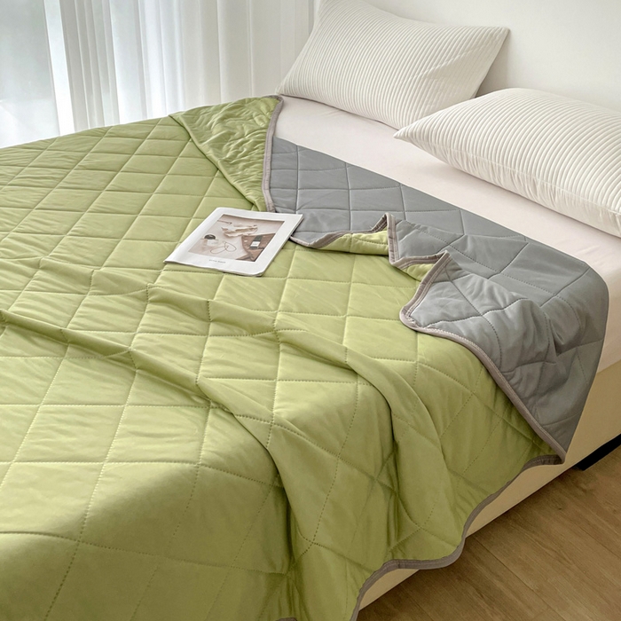 91家纺网 家纺一手货源 找家纺 富艺隆 2025新款纯色凉感丝夏被 黄绿