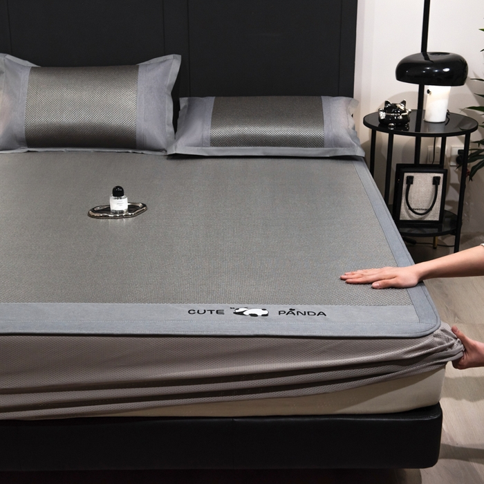 91家纺网 家纺一手货源 找家纺 倾慕家纺 2025新款倾慕刺绣冰藤席 刺绣熊猫灰色床笠款