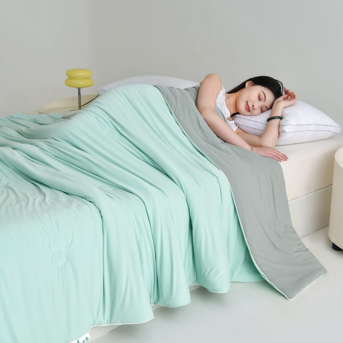 91家纺网 家纺一手货源 找家纺 圣尔雅2025新款A类高克重锦纶氨纶黑科技凉感夏被冰激凌空调被夏凉被 薄荷绿+灰