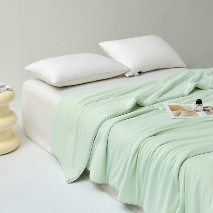 91家纺网 家纺一手货源 找家纺 欧邦 2025新款全消光冰皮凉感锦氨夏被 抹茶绿