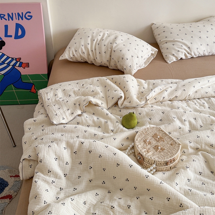 91家纺网 家纺一手货源 找家纺 萝莉家纺 2025新款软软糯糯双层皱皱纱单夏被 夏被四件套 小樱桃