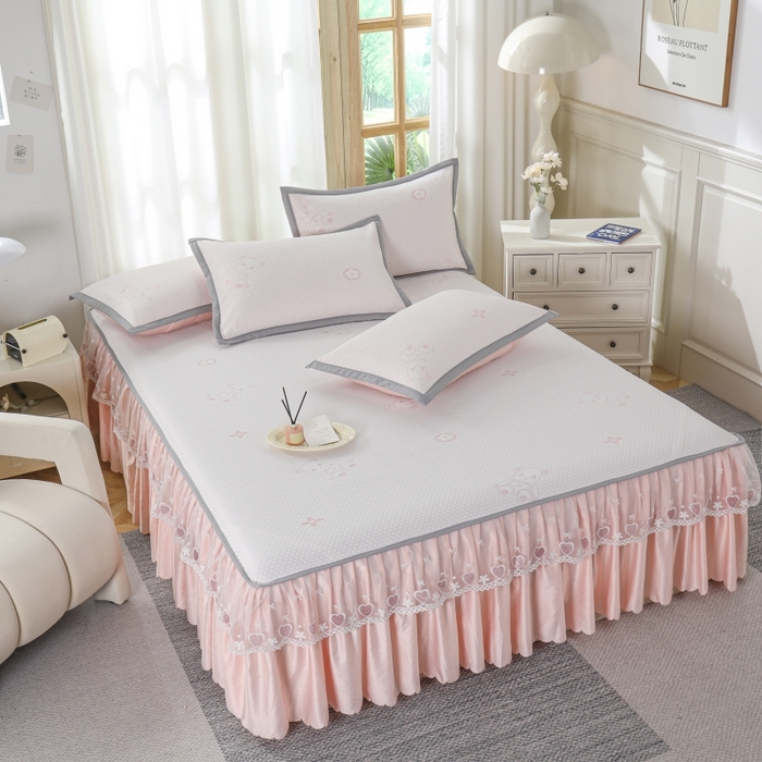 91家纺网 家纺一手货源 找家纺 品乐家纺  2025新款床裙款提花冰豆豆套件凉席席子 粉色