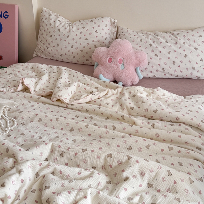 91家纺网 家纺一手货源 找家纺 萝莉家纺 2025新款软软糯糯双层皱皱纱单夏被 夏被四件套 蝴蝶结熊