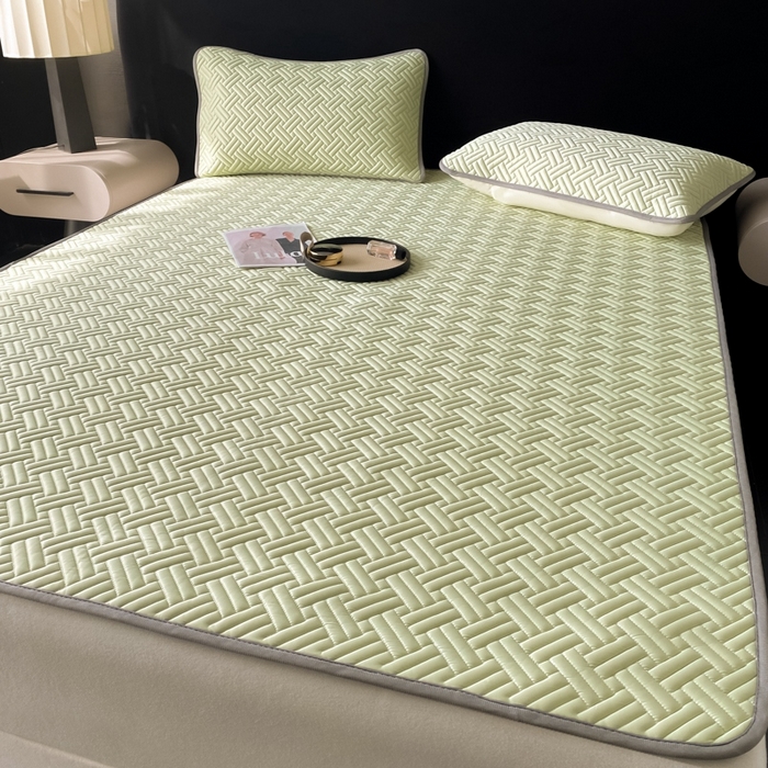 91家纺网 家纺一手货源 找家纺 欧邦 2025新款加厚纯色凉席四件套--凉席三件套 饼干花-果绿