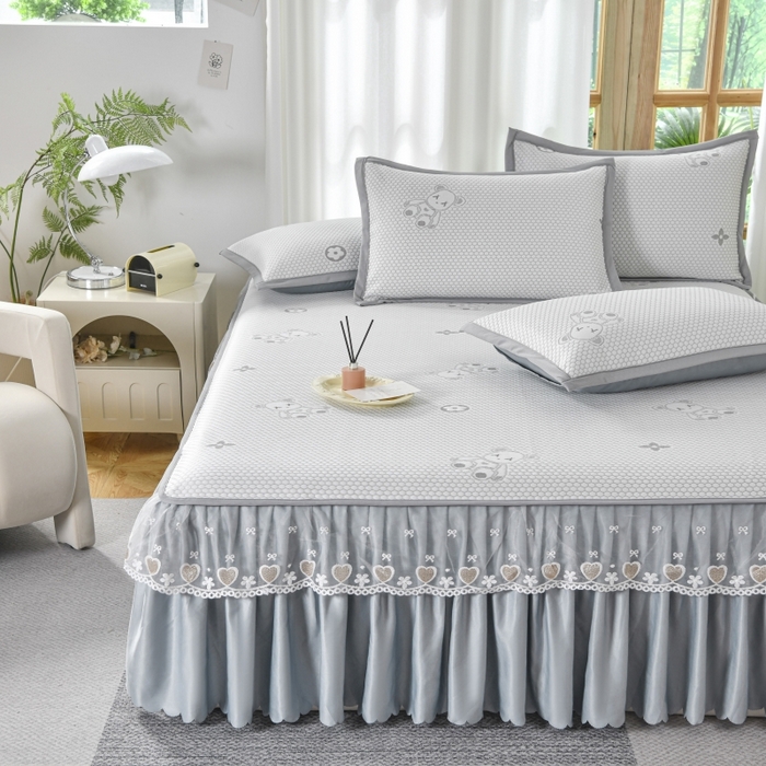 91家纺网 家纺一手货源 找家纺 品乐家纺  2025新款床裙款提花冰豆豆套件凉席席子 灰色