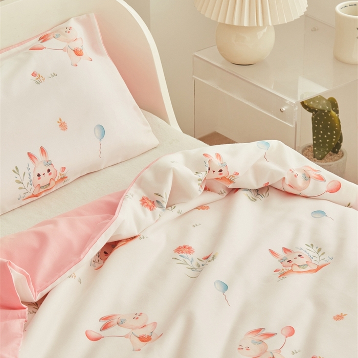 91家纺网 家纺一手货源 找家纺 艾佳宝贝 2025新款A类全棉纯棉儿童单枕套多尺寸可拆式枕头 春日游玩