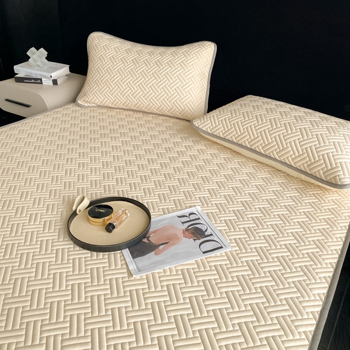 91家纺网 家纺一手货源 找家纺 欧邦 2025新款加厚纯色凉席四件套--凉席三件套 饼干花-米杏