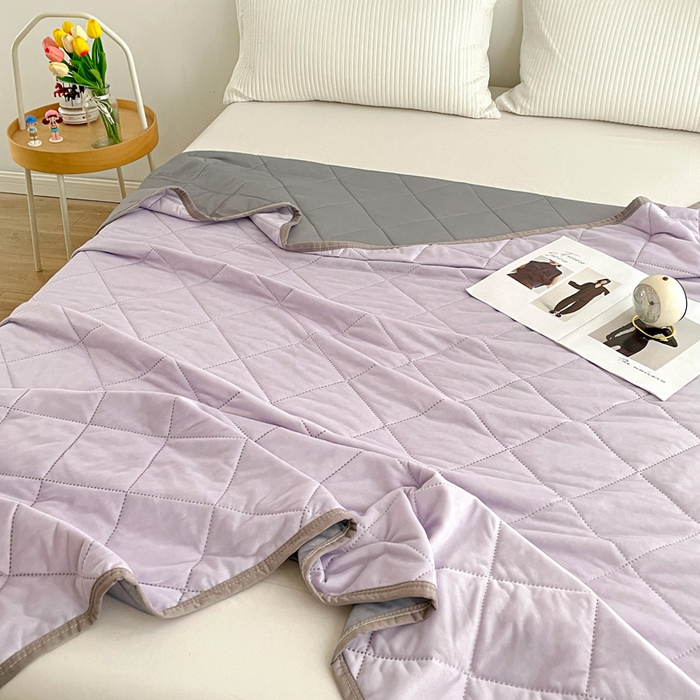 91家纺网 家纺一手货源 找家纺 富艺隆 2025新款纯色凉感丝夏被 梦幻紫