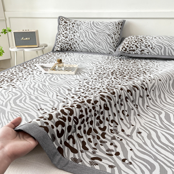 91家纺网 家纺一手货源 找家纺 子曰 2025新款高定版A类PE聚乙烯凉感凉席提花凉席床笠 魅野-灰【平铺款】