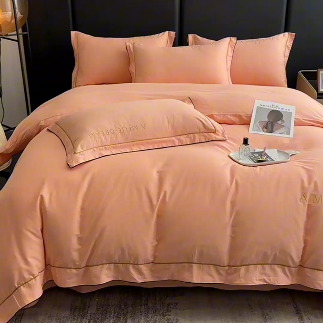 91家纺网 家纺一手货源 找家纺 宇彬家纺 2025新款直播热款13374全棉母婴级压线一字绣宽边枕套被套纯色滚边麻绳四件套贡缎新疆长绒 梦系列-玉颜粉