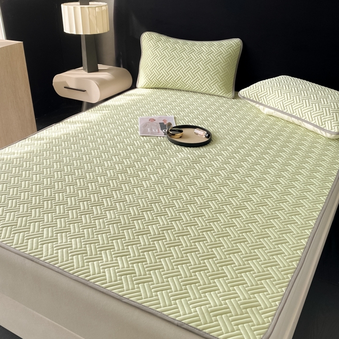 91家纺网 家纺一手货源 找家纺 欧邦 2025新款加厚纯色凉席四件套--凉席三件套 饼干花-果绿