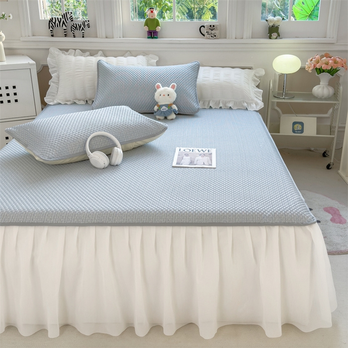 91家纺网 家纺一手货源 找家纺 丝幔家纺 2025新款A类冰豆豆花边款凉席床裙 绅士灰