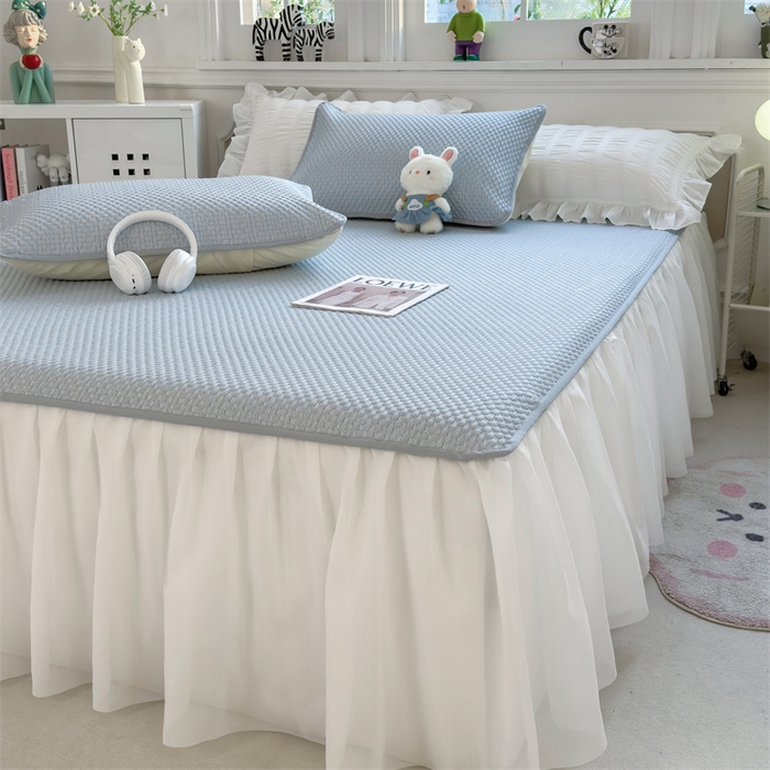 91家纺网 家纺一手货源 找家纺 丝幔家纺 2025新款A类冰豆豆花边款凉席床裙 绅士灰