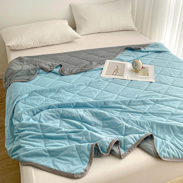 91家纺网 家纺一手货源 找家纺 富艺隆 2025新款纯色凉感丝夏被 天蓝