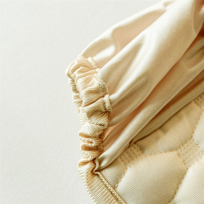 91家纺网 家纺一手货源 找家纺 情恒家纺 2025夏季款亮光布加厚双面用床头罩 香槟黄