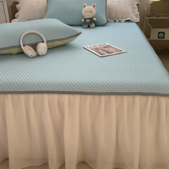 91家纺网 家纺一手货源 找家纺 （总）丝幔家纺 2025新款A类冰豆豆凉豆豆花边款凉席床裙