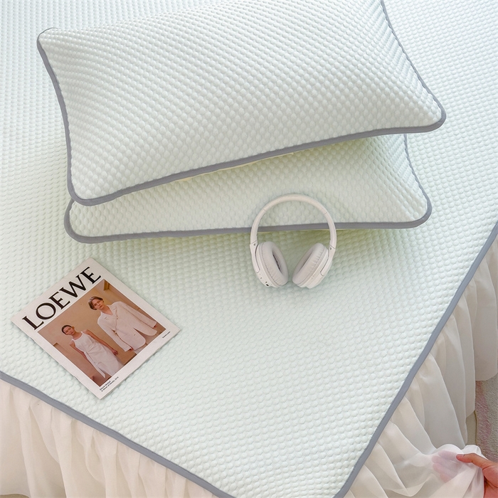 91家纺网 家纺一手货源 找家纺 丝幔家纺 2025新款A类冰豆豆花边款凉席床裙 海洋蓝