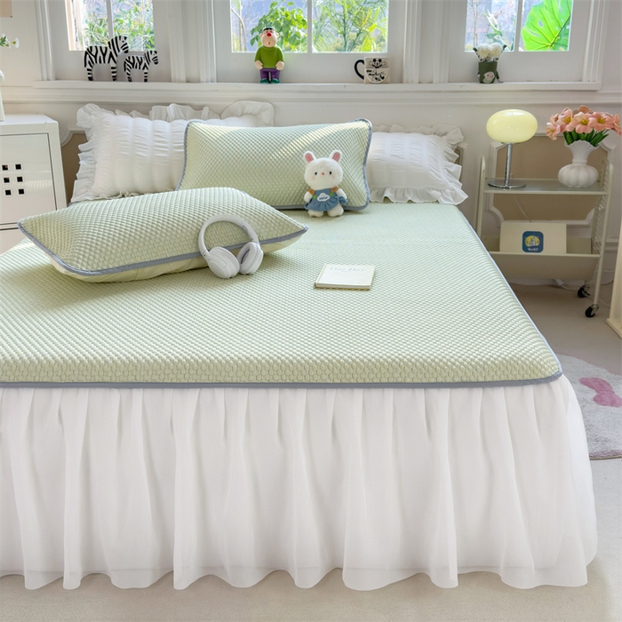 91家纺网 家纺一手货源 找家纺 丝幔家纺 2025新款A类冰豆豆花边款凉席床裙 抹茶绿