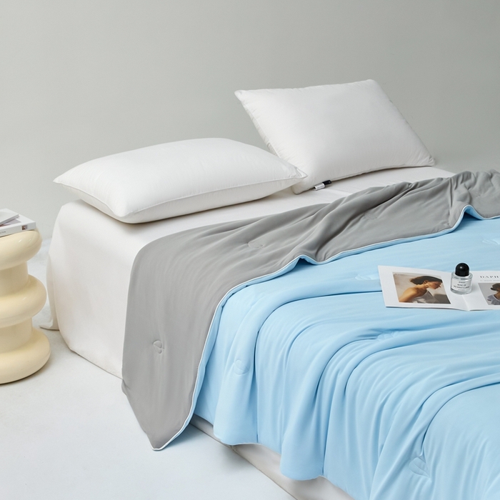 91家纺网 家纺一手货源 找家纺 欧邦 2025新款全消光冰皮凉感锦氨夏被 双拼-蓝灰