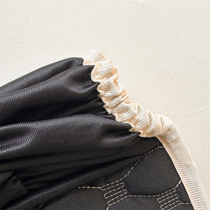 91家纺网 家纺一手货源 找家纺 情恒家纺 2025夏季款亮光布加厚双面用床头罩 静谧黑