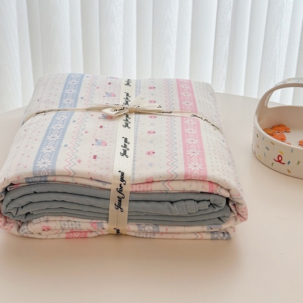 91家纺网 家纺一手货源 找家纺 塞纳 2026新款.全棉有氧双层纱四件套-场景二-觅可-粉