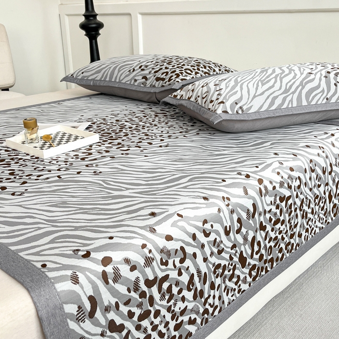 91家纺网 家纺一手货源 找家纺 子曰 2025新款高定版A类PE聚乙烯凉感凉席提花凉席 魅野-灰