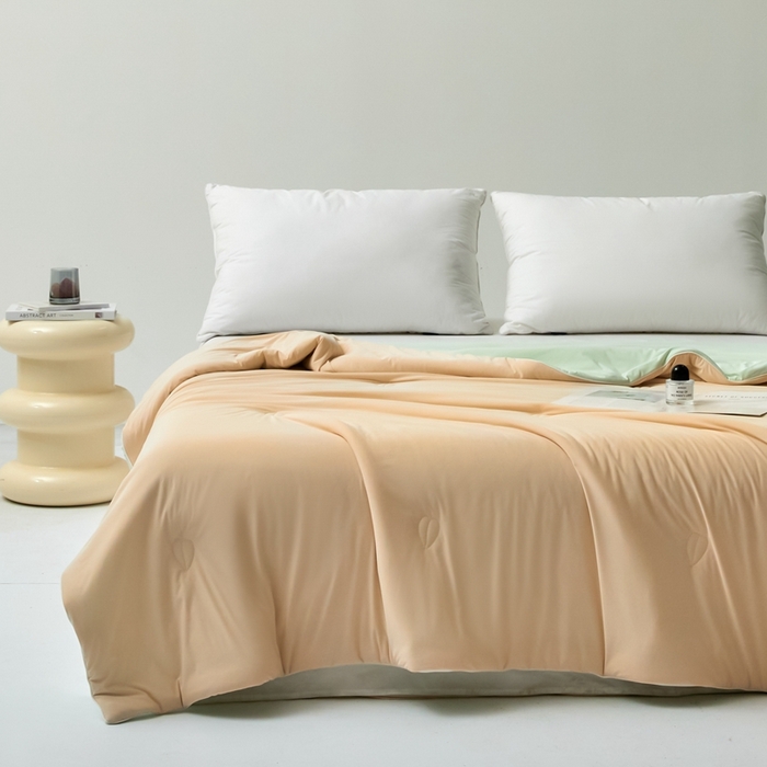 91家纺网 家纺一手货源 找家纺 欧邦 2025新款全消光冰皮凉感锦氨夏被 双拼-驼绿