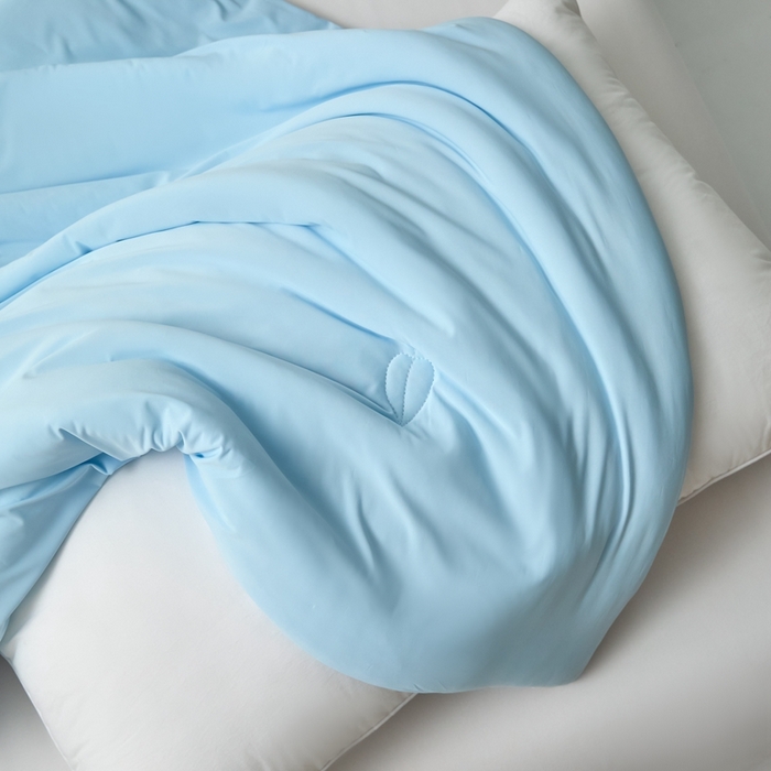 91家纺网 家纺一手货源 找家纺 欧邦 2025新款全消光冰皮凉感锦氨夏被 双拼-蓝灰