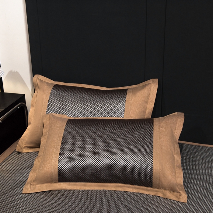 91家纺网 家纺一手货源 找家纺 倾慕家纺 2025新款倾慕刺绣冰藤席 刺绣熊猫银咖色床笠款