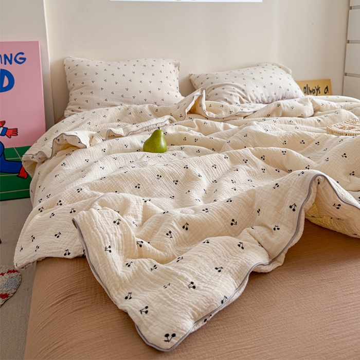 91家纺网 家纺一手货源 找家纺 萝莉家纺 2025新款软软糯糯双层皱皱纱单夏被 夏被四件套 小樱桃