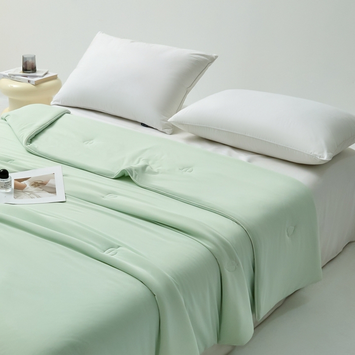 91家纺网 家纺一手货源 找家纺 欧邦 2025新款全消光冰皮凉感锦氨夏被 抹茶绿