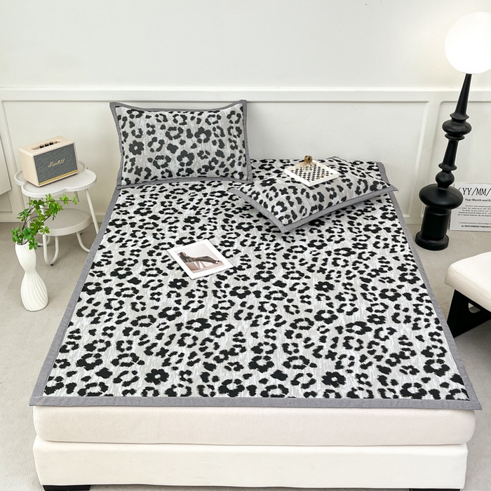 91家纺网 家纺一手货源 找家纺 子曰 2025新款高定版A类PE聚乙烯凉感凉席提花凉席床笠 豹纹-灰【平铺款】