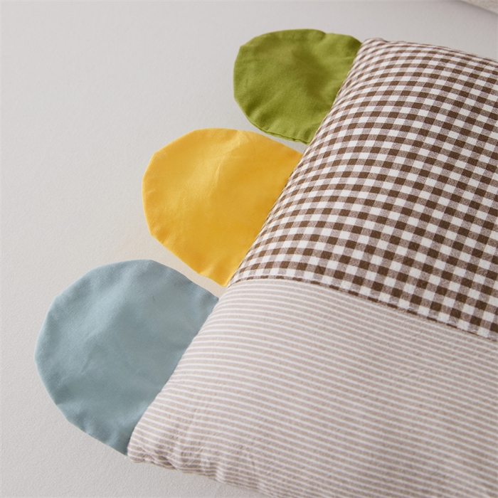 91家纺网 家纺一手货源 找家纺 大熊枕芯  2025新款贴布绣全棉水洗棉儿童荞麦枕 贴布绣-飞船（枕套+羽丝绒内胆30*50cm）