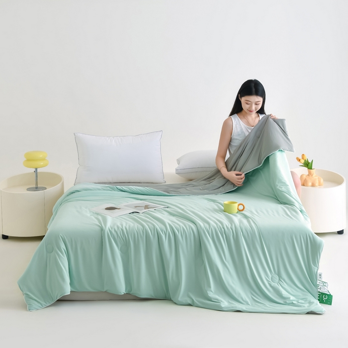 91家纺网 家纺一手货源 找家纺 圣尔雅2025新款A类高克重锦纶氨纶黑科技凉感夏被冰激凌空调被夏凉被 薄荷绿+灰