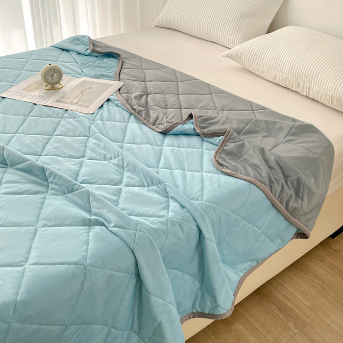 91家纺网 家纺一手货源 找家纺 富艺隆 2025新款纯色凉感丝夏被 天蓝