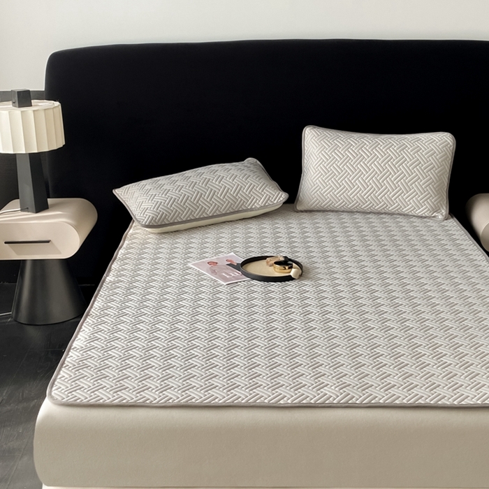 91家纺网 家纺一手货源 找家纺 欧邦 2025新款加厚纯色凉席四件套--凉席三件套 饼干花-浅灰