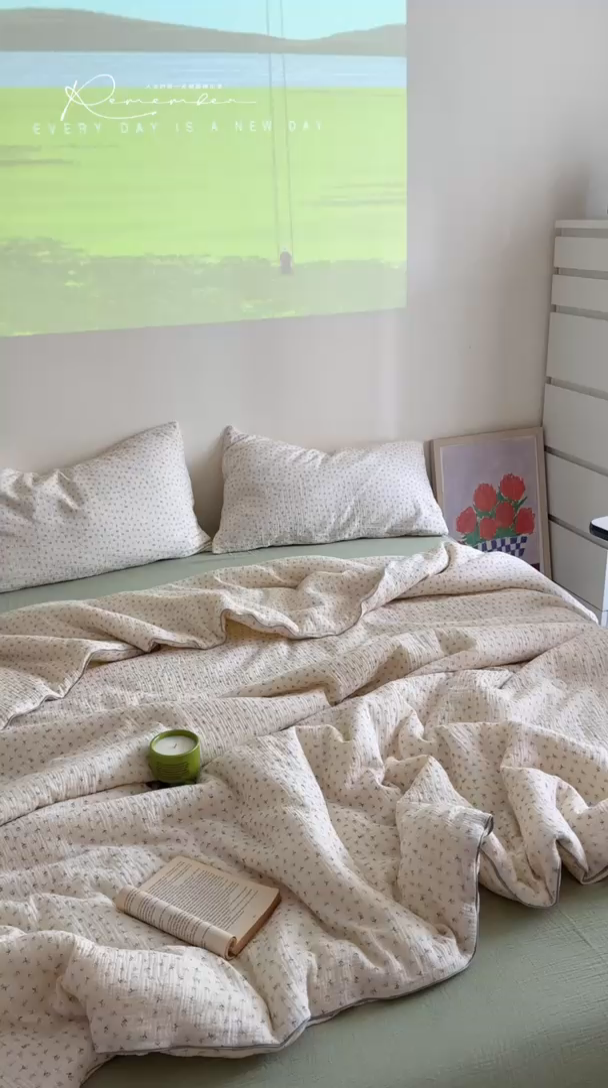 91家纺网 家纺一手货源 找家纺 萝莉家纺 2025新款软软糯糯双层皱皱纱单夏被 夏被四件套 勿忘我