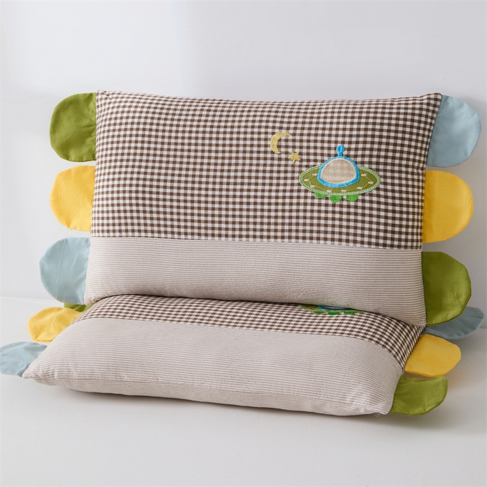 91家纺网 家纺一手货源 找家纺 大熊枕芯  2025新款贴布绣全棉水洗棉儿童荞麦枕 贴布绣-飞船（枕套+荞麦壳内胆30*50cm）